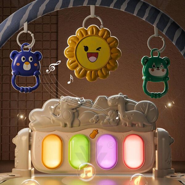 Gimnasio Piano Conejo Creciendo Juntos luces