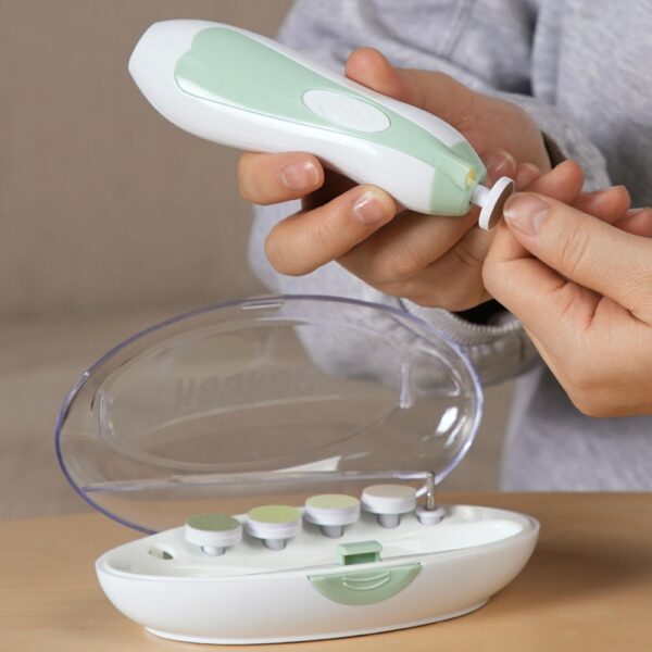 Kit de Limas Eléctrico para Bebés Verde Haakaa uso en uña 2